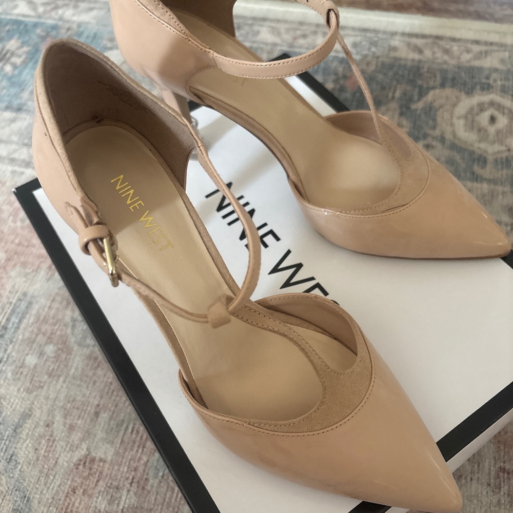 Nine West T-Strap 8M